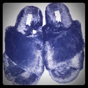 NWOT victoria secret plush slippers